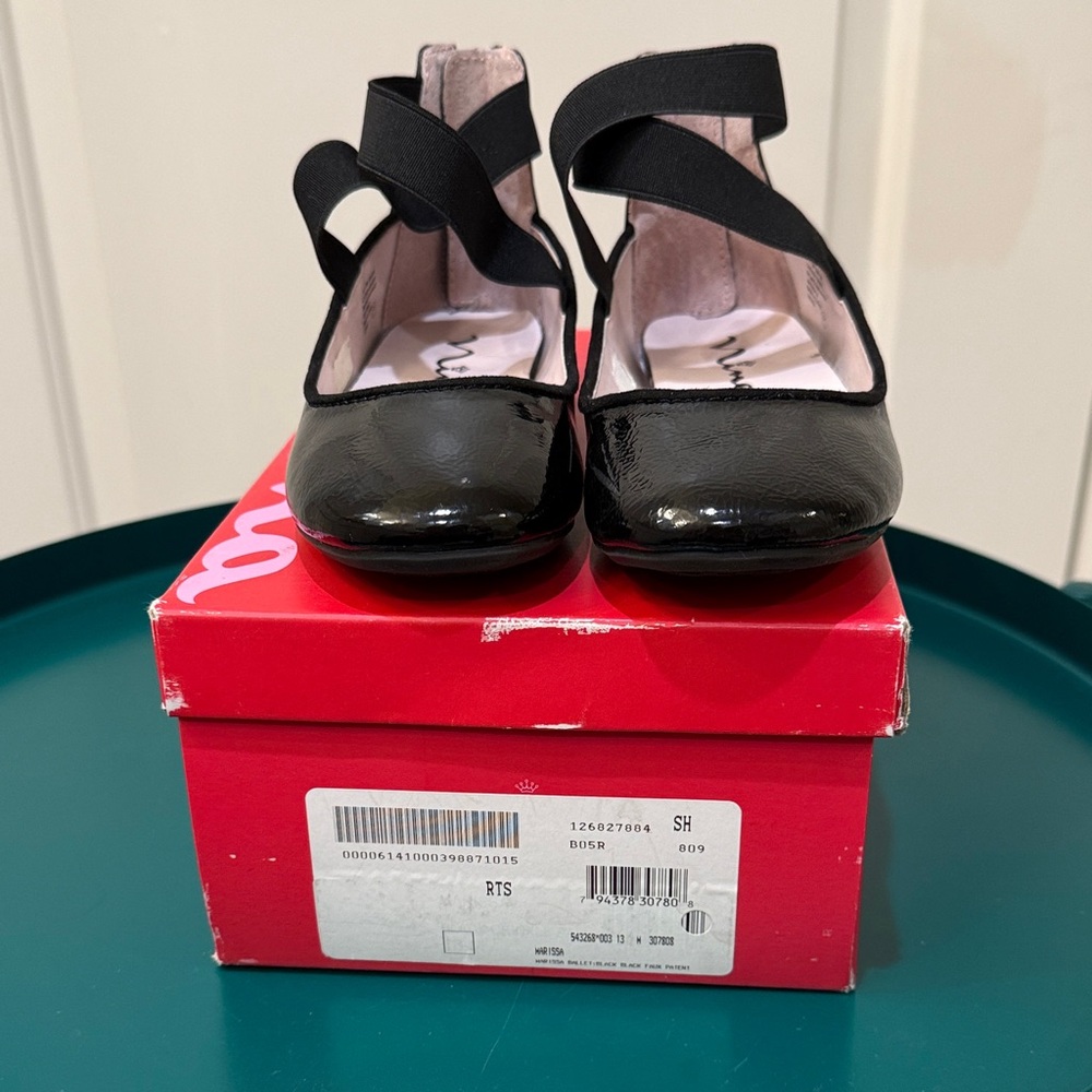 Nina Girls Shiny Black Dress Shoes with Elastic Straps